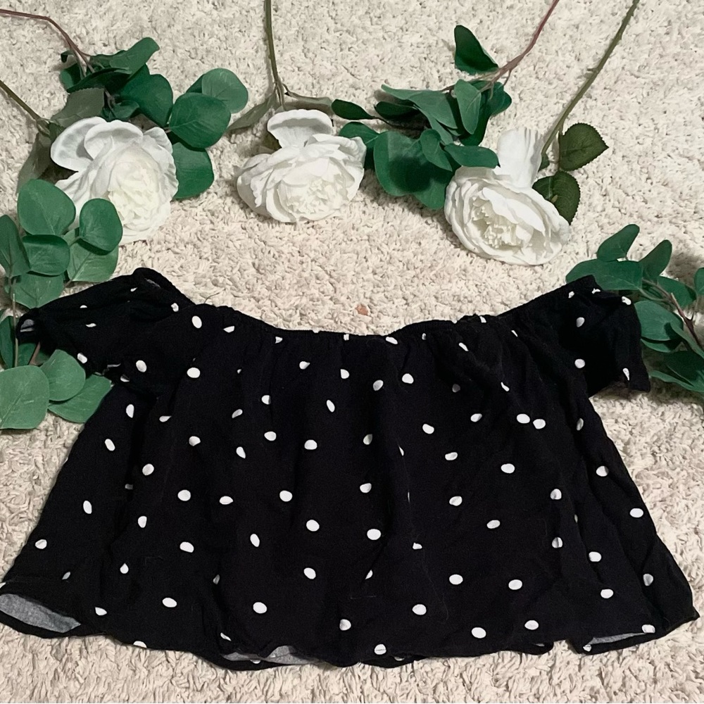 Polka dots crop top , size M